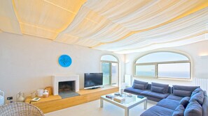 Smart-TV, Kamin, Videospiele, DVD-Player