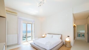 4 bedrooms, in-room safe, iron/ironing board, free WiFi