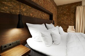 Superior Double Room | Hypo-allergenic bedding, individually decorated, individually furnished - GUT LEBEN am Morstein (Westhofen)