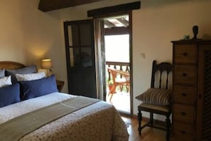 2 chambres, fer et planche Ă repasser, Wi-Fi, draps fournis