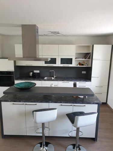 air-conditioned apartment with very good connection to Vienna