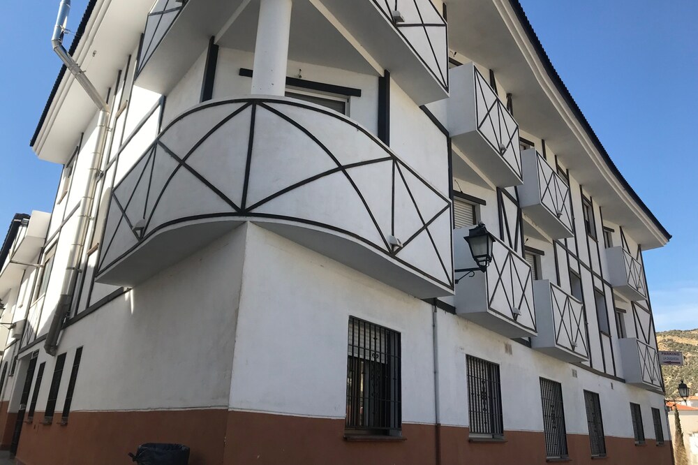 LA DUQUESA TOURIST APARTMENTS