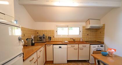 Charmande maison avec petit jardin privatif