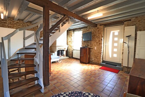 Charmande house with small private garden