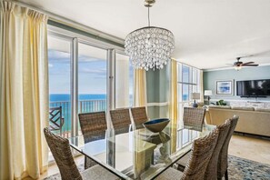 Dining - ☀️Penthouse Gulf Views- Indoor and Outdoor Pool-Majestic Sun 1107B☀️ (Miramar Beach)