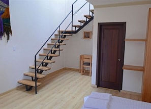 Chambre Familiale, plusieurs lits, non-fumeurs, vue jardin (5 People) | Couette en duvet d'oie, surmatelas, coffres-forts dans les chambres