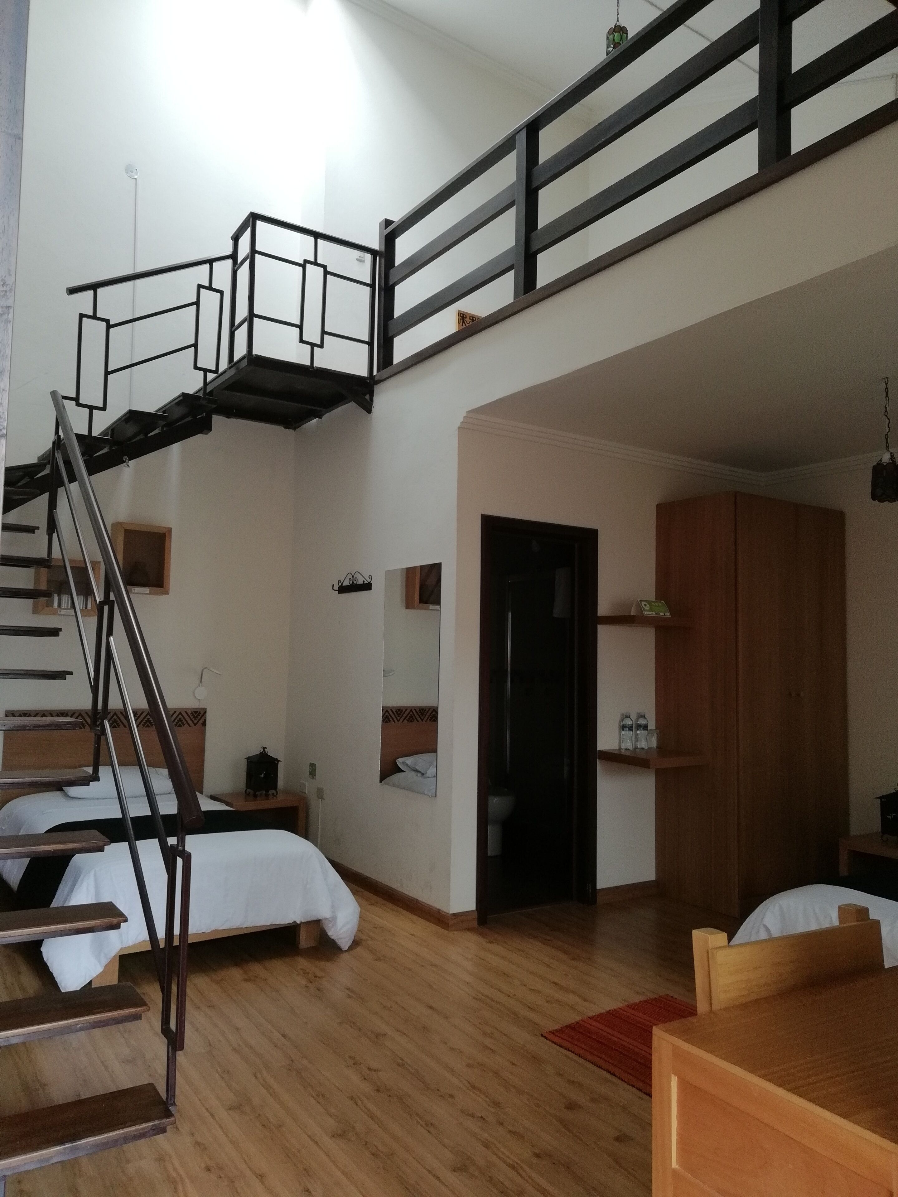 家庭客房, 多張床, 非吸煙房, 花園景觀 (5 People) | 羽絨被、舒適加層、客房內保險箱、遮光布/窗簾