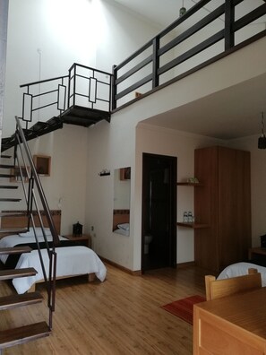 Chambre Familiale, plusieurs lits, non-fumeurs, vue jardin (5 People) | Couette en duvet d'oie, surmatelas, coffres-forts dans les chambres