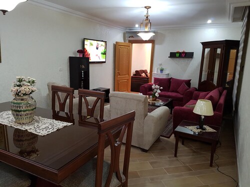 ROYAL SUITE TÄYSIN KALUSTUNUT SRVSD APRTMNT 4th CRCL UPSCALE RESIDETIALALA