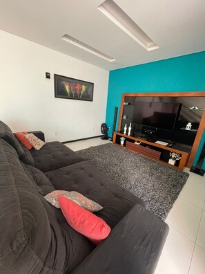 Smart TV, stereo - LUXURY HOUSE FOR SEASON CABO FRIO (Cabo Frio)