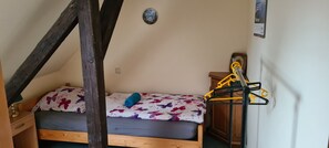 3 bedrooms, free WiFi, bed sheets