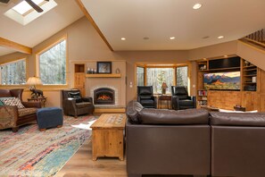 TV, fireplace, foosball, table tennis