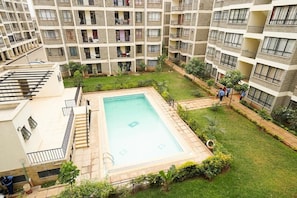 Outdoor pool - Savannah Airport Apartment (Syokimau)