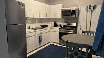 Family Apartment, 1 King Bed with Sofa bed | Private kitchen | Microwave, stovetop, coffee/tea maker, toaster