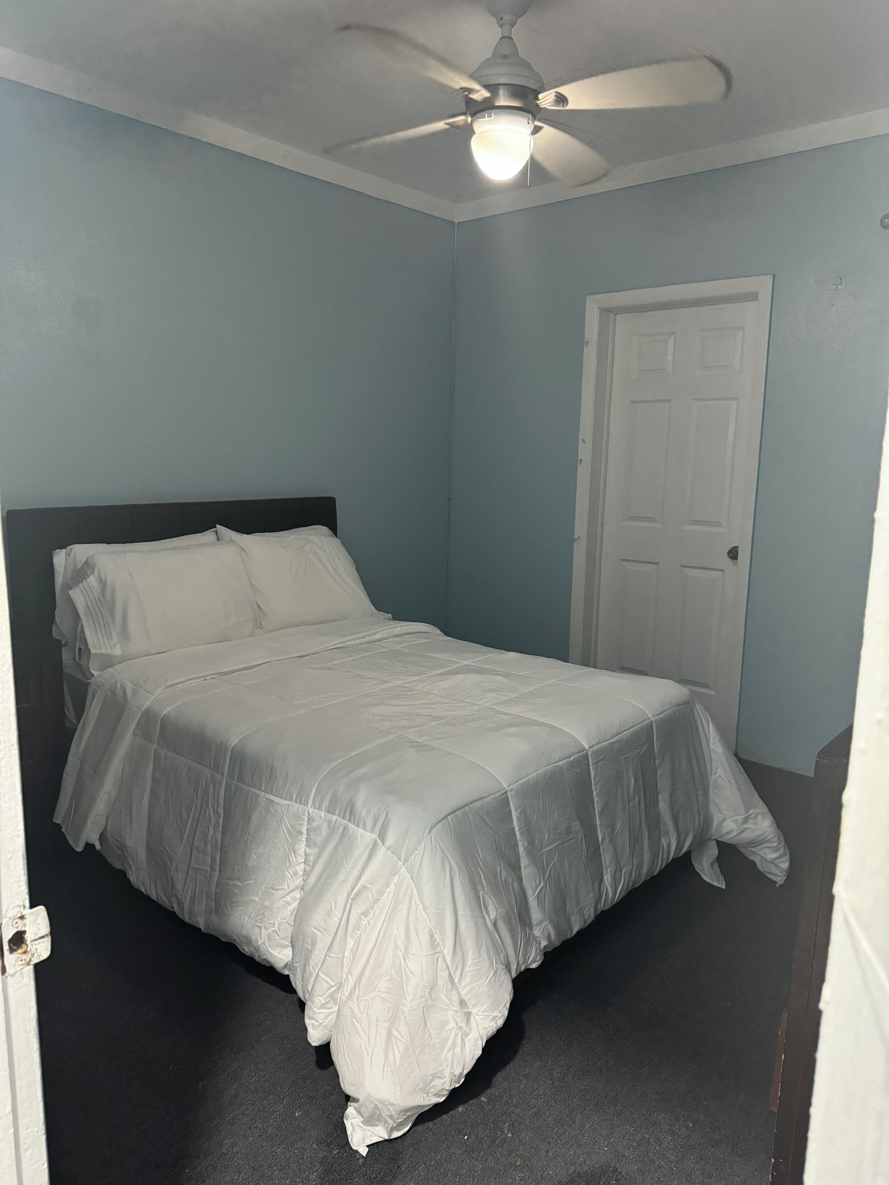 Individueel gedecoreerd, individueel gemeubileerd, een laptopwerkplek