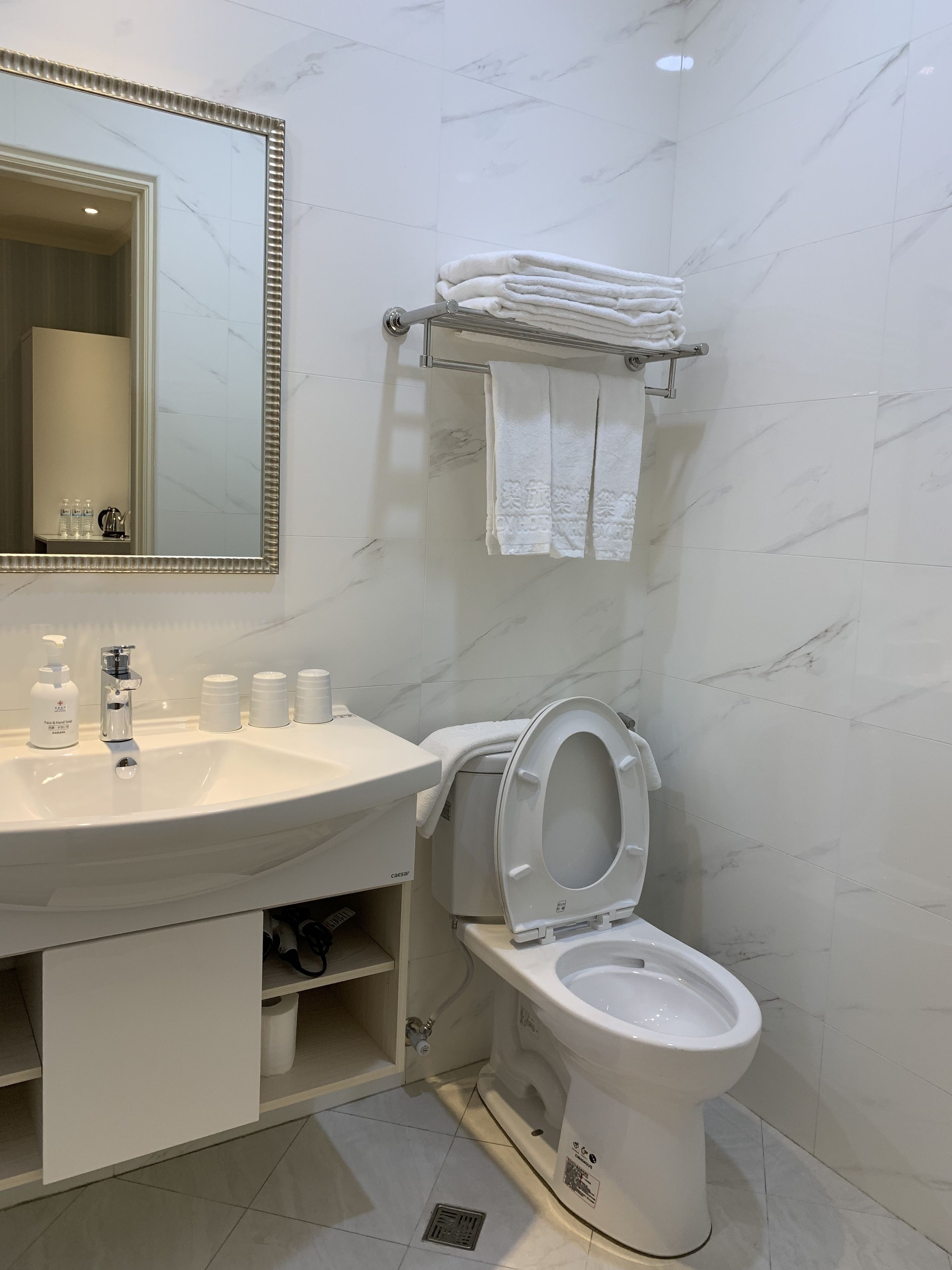 classic triple room | bathroom | shower, rainfall showerhead, free toiletries, hair dryer