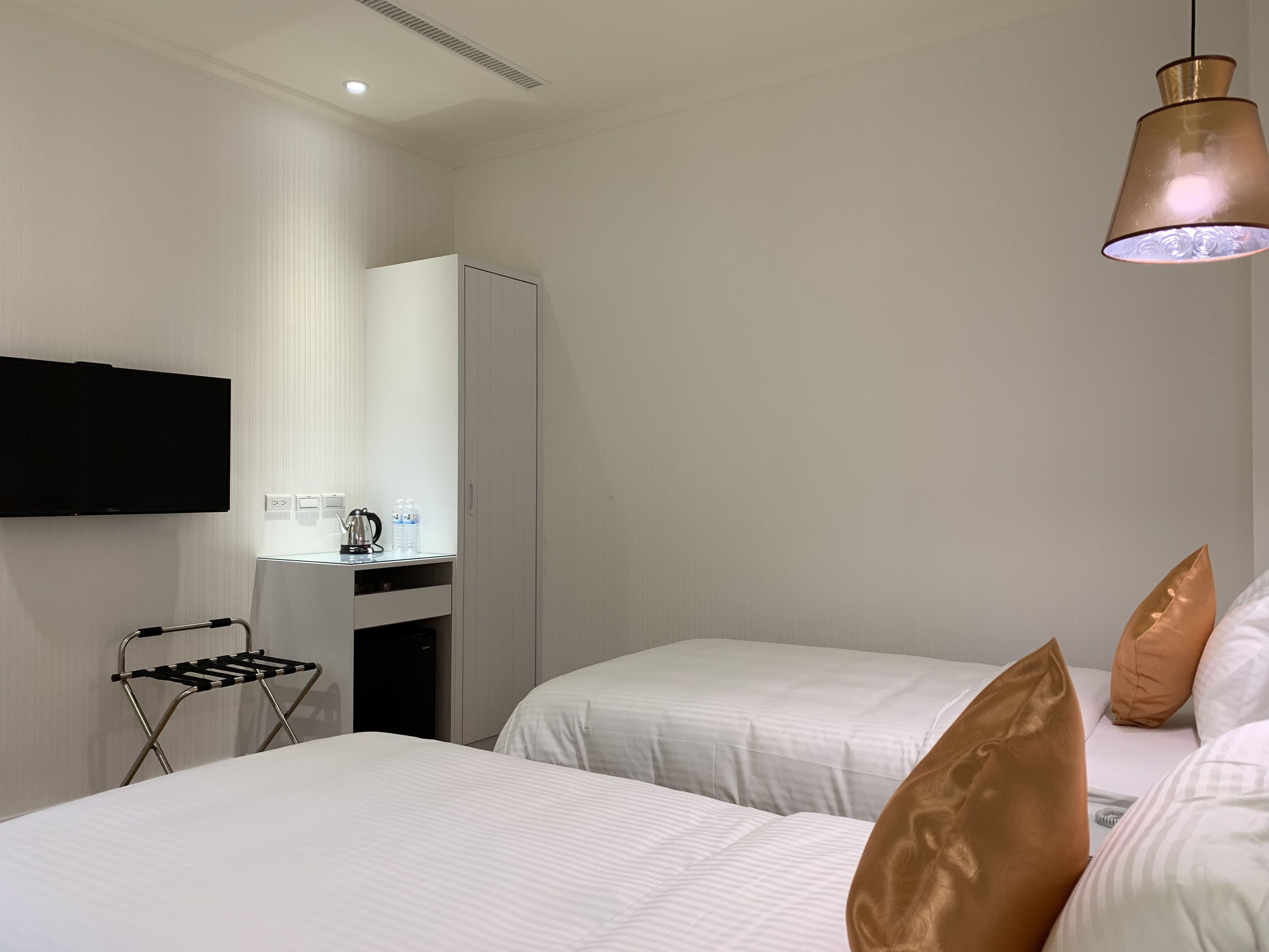 standard twin room, multiple beds, non smoking | desk, blackout curtains, soundproofing, free wifi