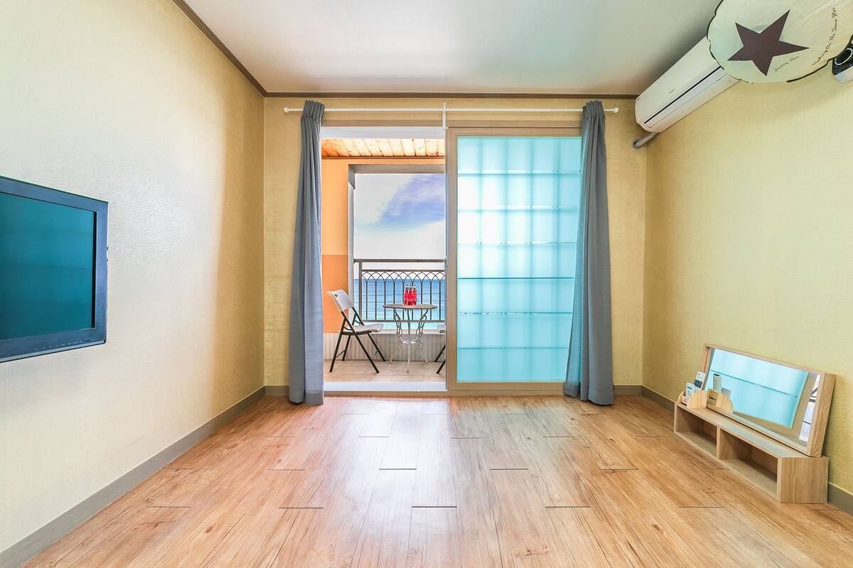 Terrace Ondol (No In-room BBQ, No BBQ Facility), Ocean View | WiFi (free), bed sheets
