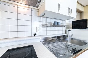 Room, 1 Double Bed (No in-room BBQ) | Private kitchenette | Fridge, microwave, stovetop, rice cooker