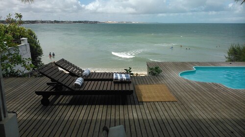 Charming Beachfront Villa on Porto Mirim Cove, near Natal