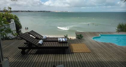 Charming Beachfront Villa on Porto Mirim Cove, near Natal