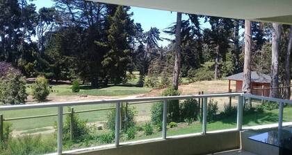Appartement Ă Barrio Golf Condominium, avec une belle vue sur le club de golf vert