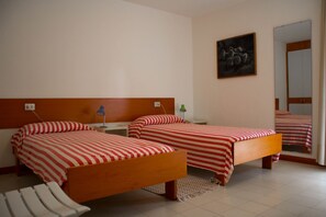 2 soveværelser, strygejern/strygebræt, sengetøj