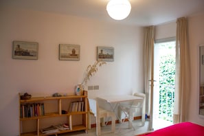 2 bedrooms, iron/ironing board, bed sheets - Apartment in the hills, in the green, with wonderful sea view on Elba Island (Marina di Campo)