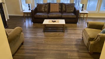 TV, fireplace, DVD player