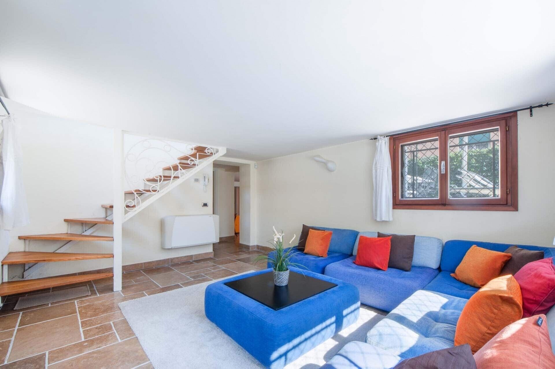 Villa Une: garden, beach and culture in Venice.