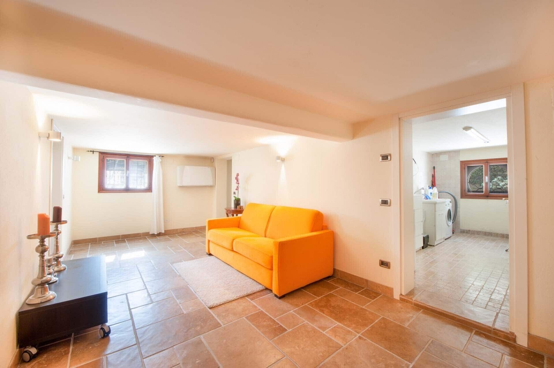 Villa Une: garden, beach and culture in Venice.