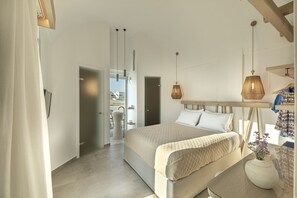 Presidential Suite, Mountain View (Next to Caldera) | 1 bedroom, Egyptian cotton sheets, premium bedding, pillowtop beds - Alafropetra Luxury Suites (Santorini)