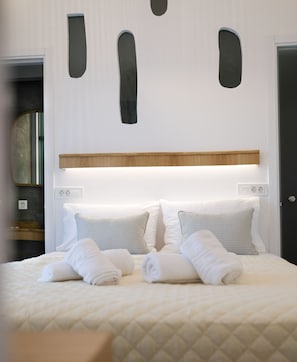 Junior Suite, Mountain View (Next to Caldera) | 1 bedroom, Egyptian cotton sheets, premium bedding, pillowtop beds