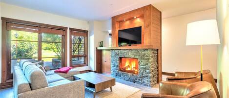 Smart-TV, Kamin, Stereoanlage