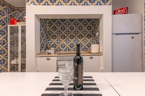 City-Apartment, Mehrere Betten | Eigene Küche | Großer Kühlschrank, Mikrowelle, Ofen, Herdplatte