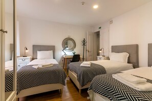 9 habitaciones, insonorización y tabla de planchar con plancha 