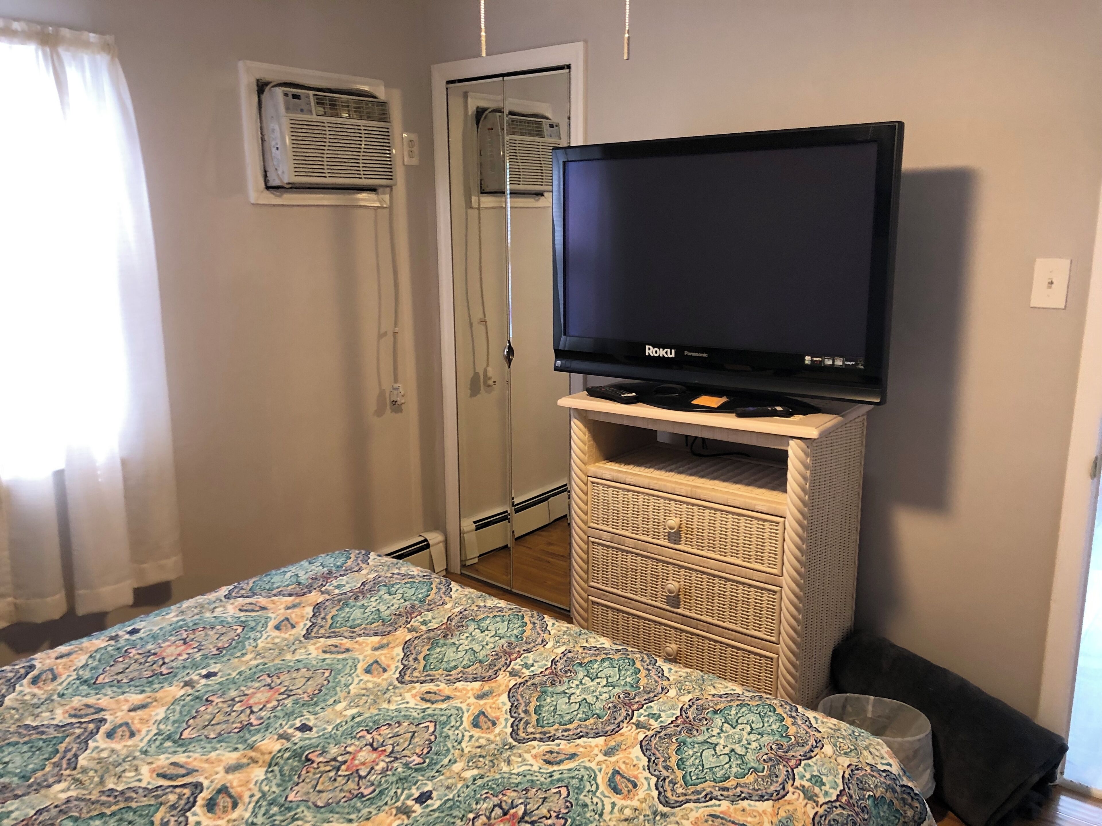 2 bedrooms, desk, iron/ironing board, free WiFi