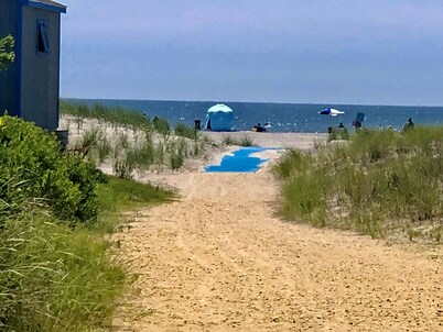 BRIGANTINE TOP LOCATION NEAR BEACH, EATERIES, CASINOS! 12 NOON CHECKOUT. DOGS OK