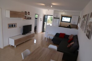 Smart TV, books - Top floor apartment with amazing ocean views  (Costa Teguise)