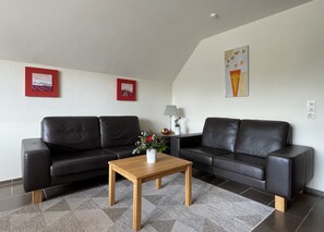 TV - FeWo Muschel... at home on vacation (Büsumer Deichhausen)