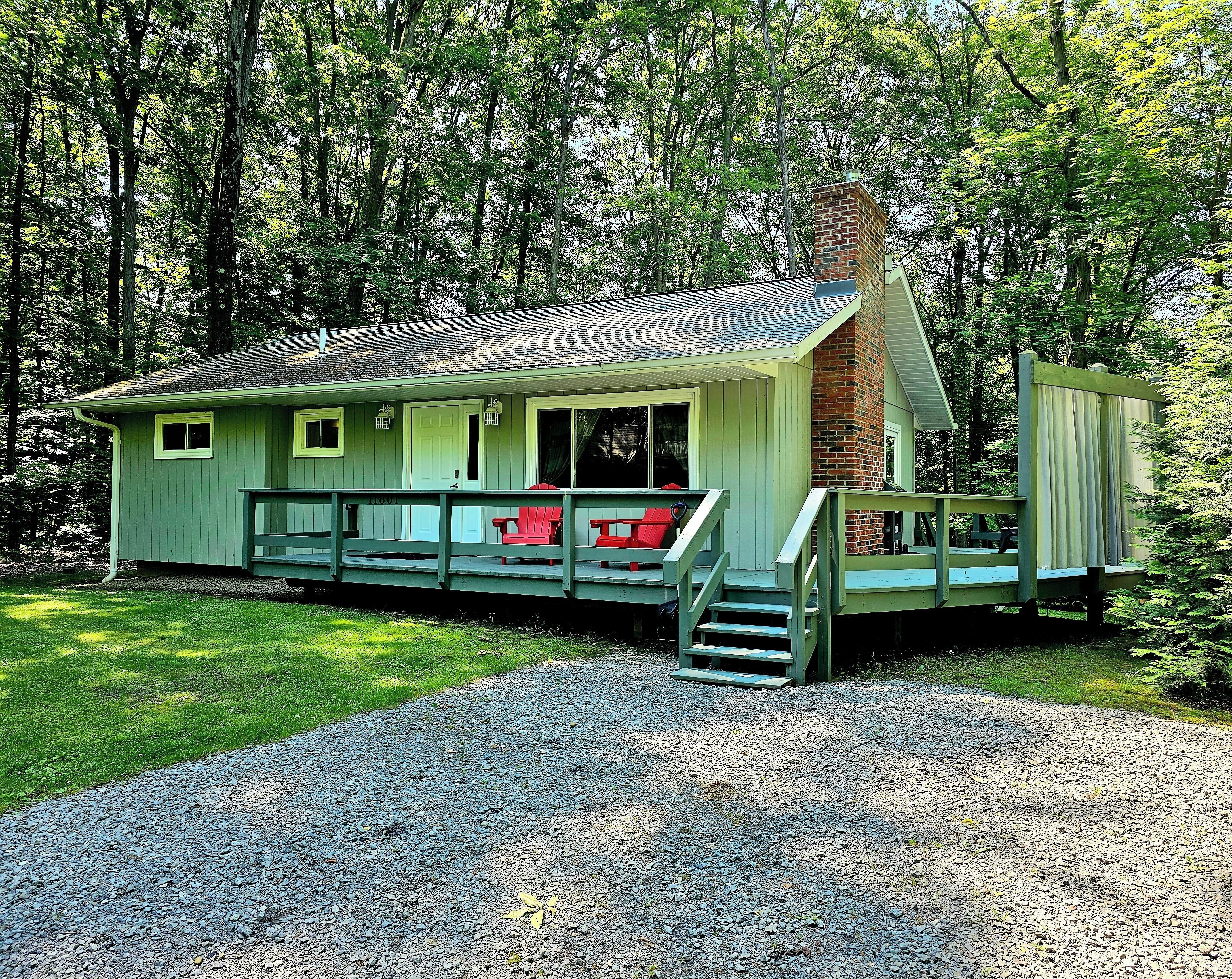 Conneaut Getaway - with hot tub and rustic fire pit