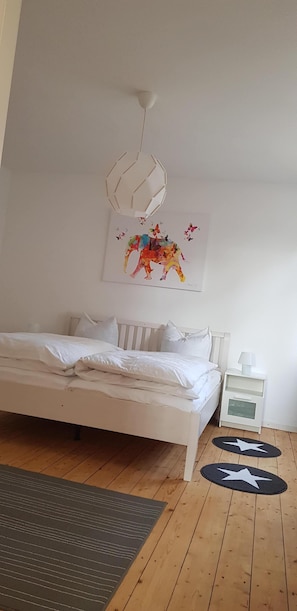 2 chambres, fer et planche à repasser, lit parapluie, Wi-Fi gratuit