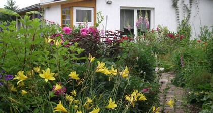 Tastefully furnished house with large garden