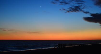 Cozy Cottage 1 mile from Holden Beach and Boat Launch. Dog Friendly!!