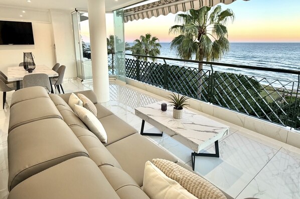 TV - MI CAPRICHO 12  BEACHFRONT APARTMENT (Mijas)