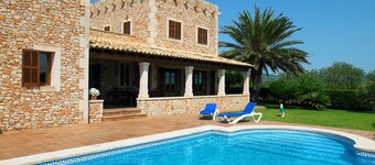 VILLA SES FIGUERES WITH POOL AND FREE INTERNET AVAILABLE FROM 23. 08.-09. 09.