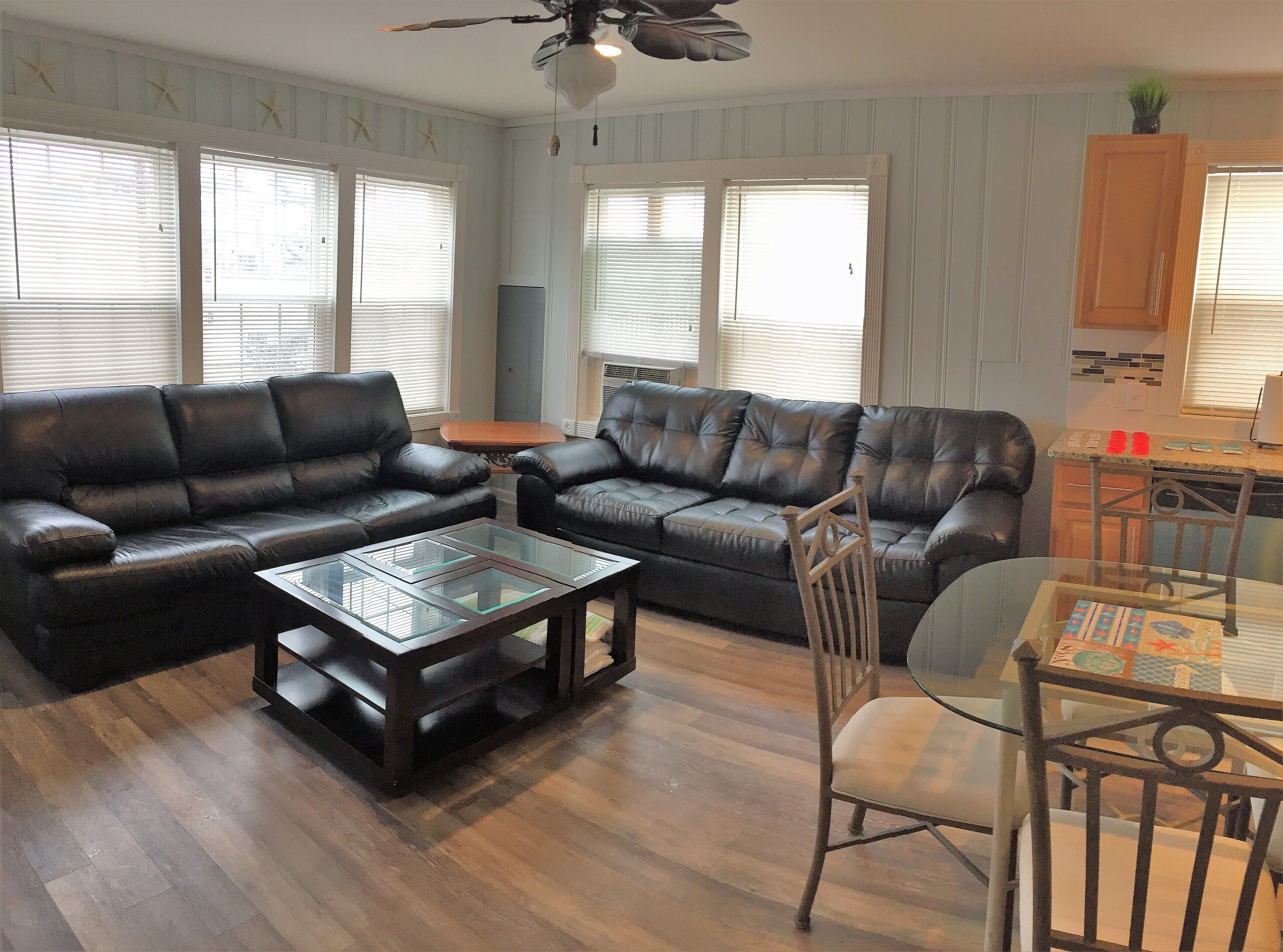 Beach Block 4 bedrooms/2 bathroom just gorgeous......