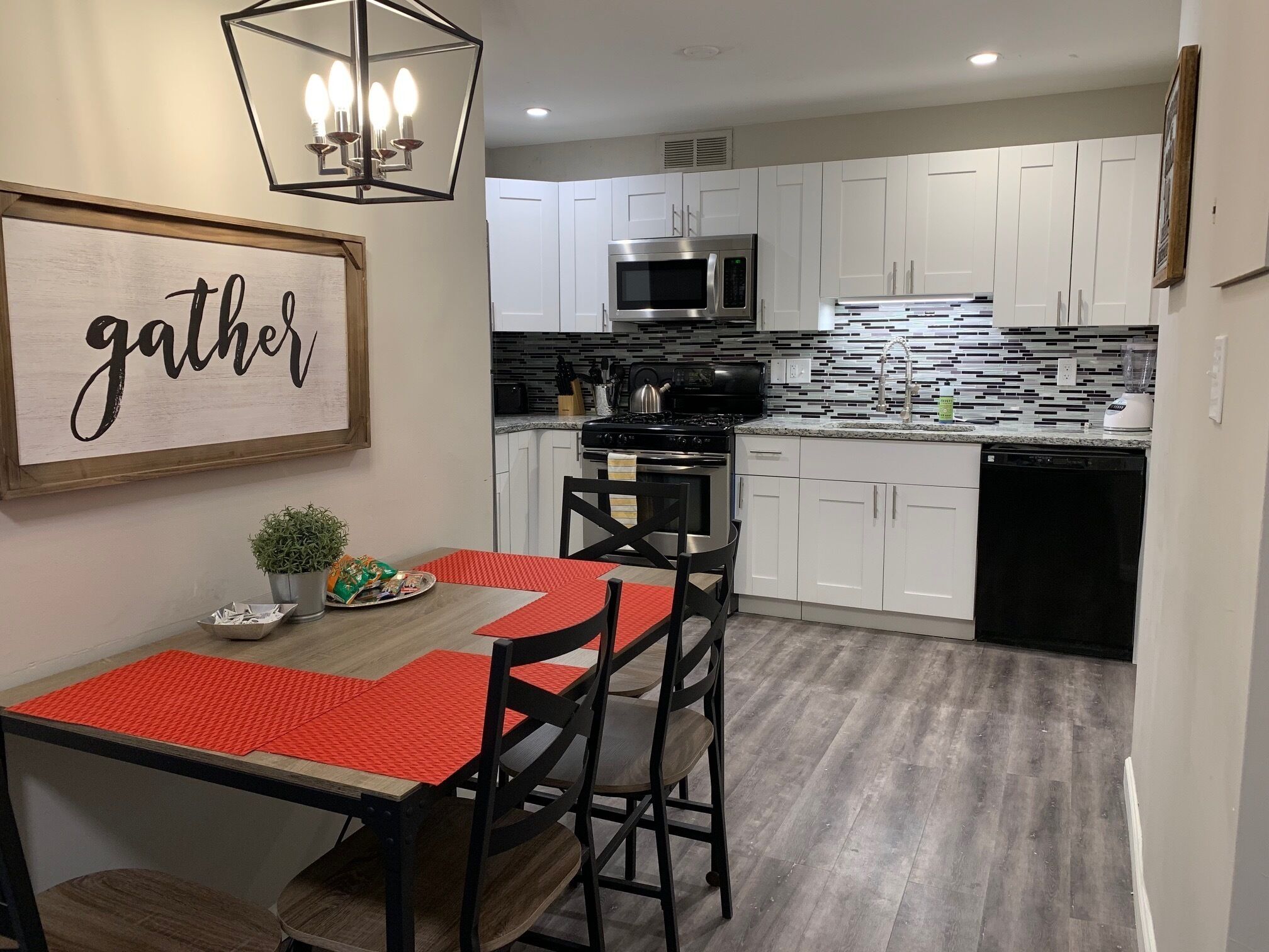 21st Flr Welcome Barn 2 BEDROOM & 1 BATH + Parking in ATL Downtown+City View !!!