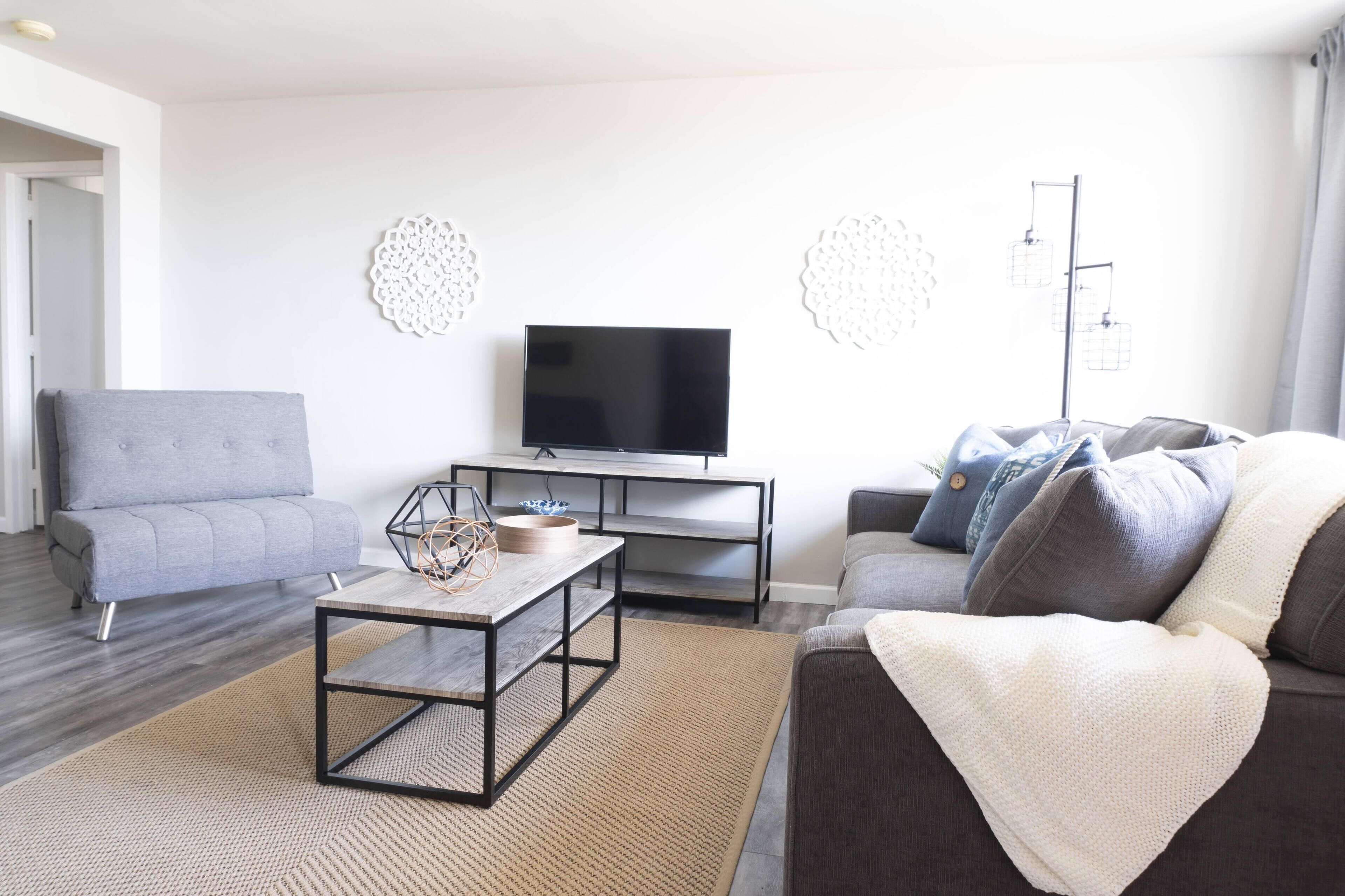 21st Flr Welcome Barn 2 BEDROOM & 1 BATH + Parking in ATL Downtown+City View !!!