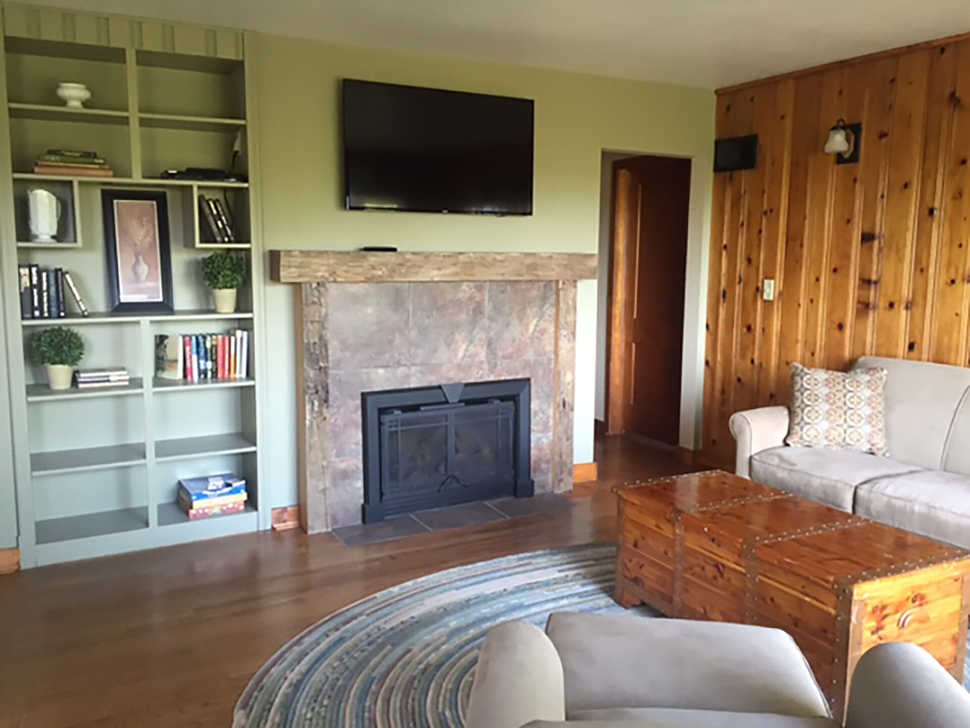 Enjoy a relaxing stay at the Chickadee Cottage in Richland Center Wisconsin